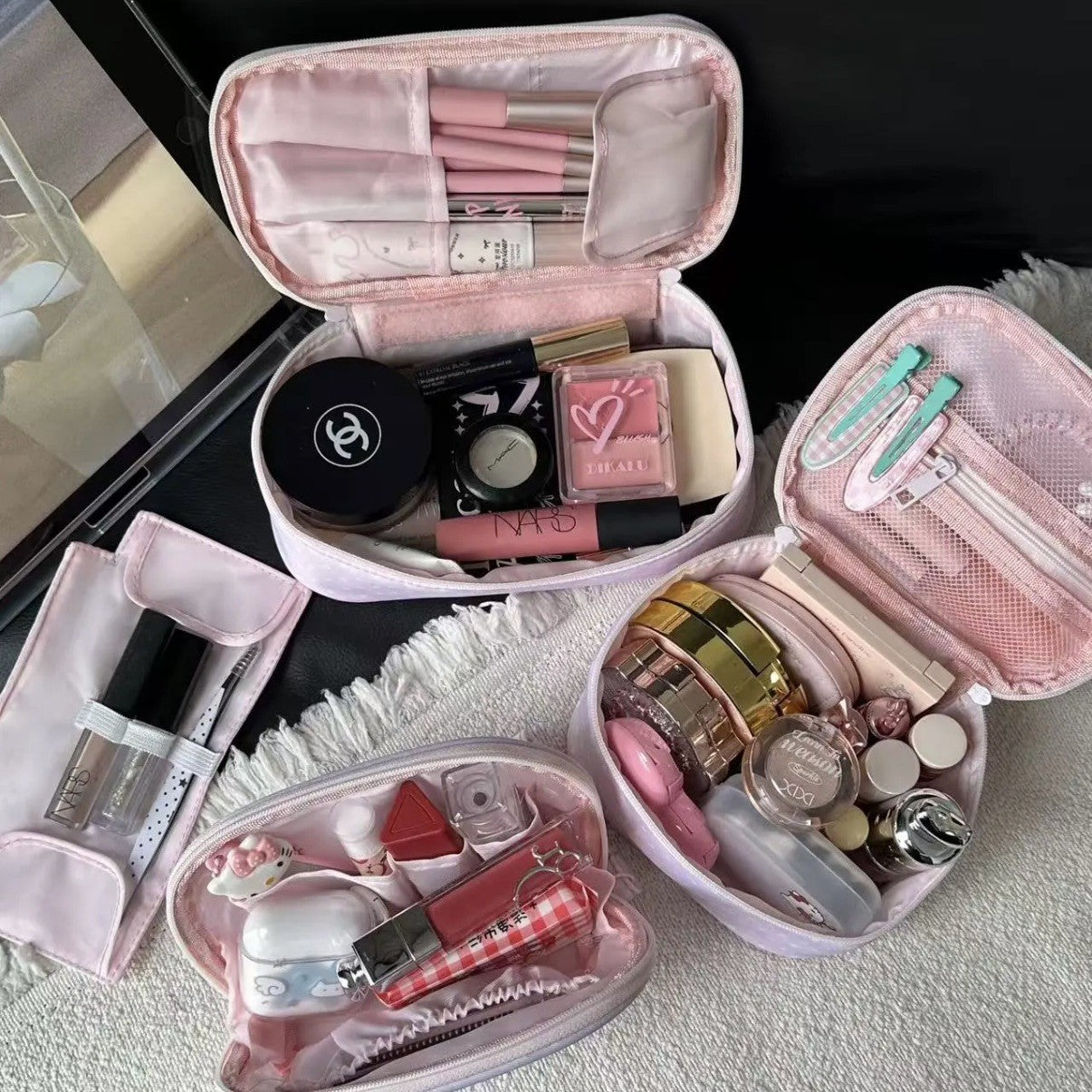 Cute Polka Dots Portable Makeup Bag MK2BW6S10BOB78