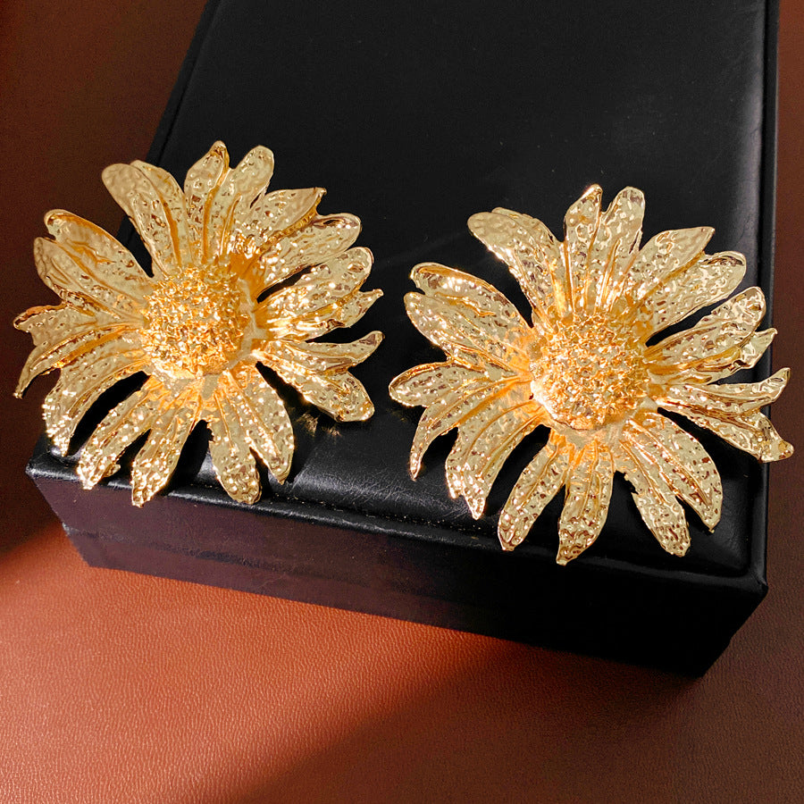 Elegant Gold Plated Floral Pendant Necklace 6W6JNC947