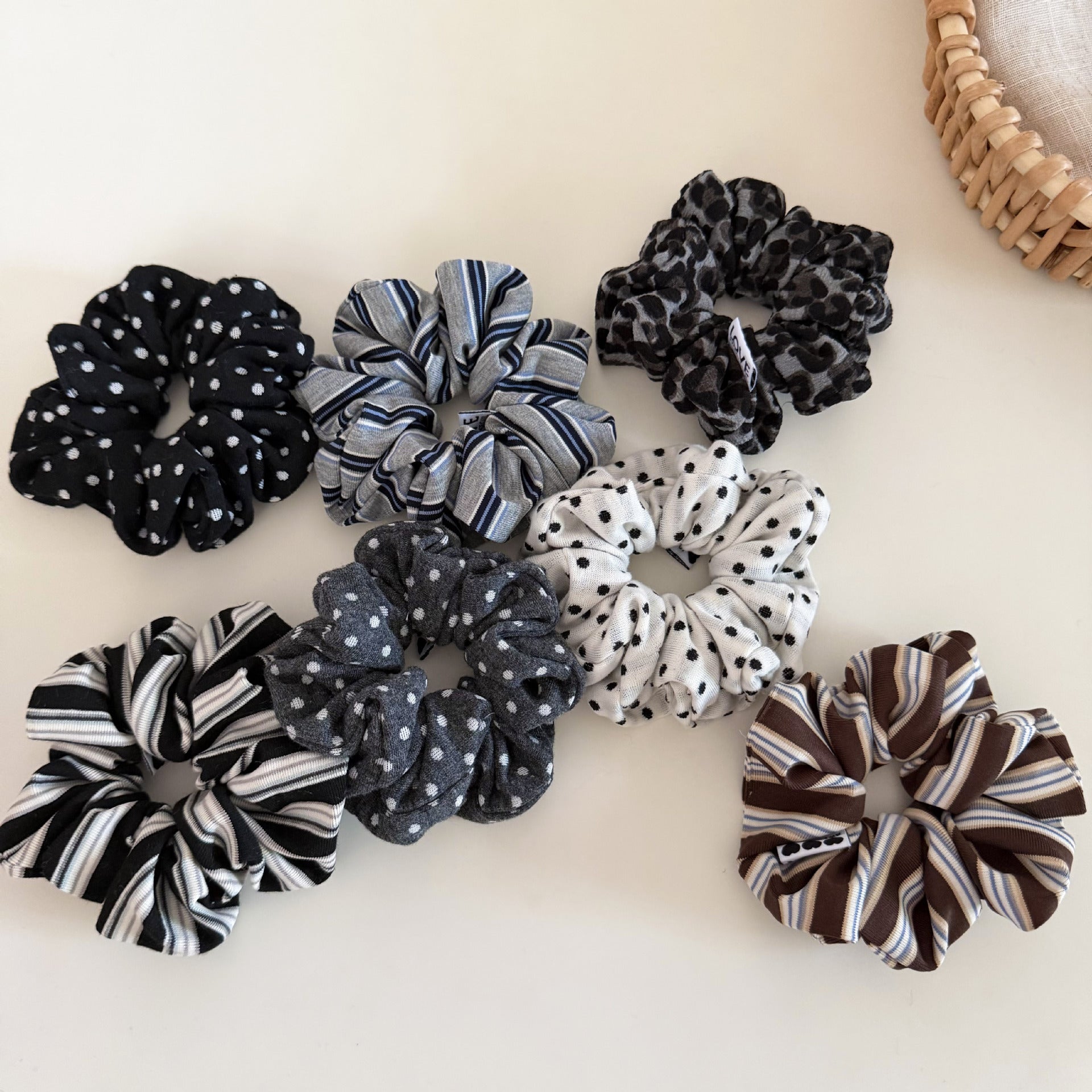 Vintage Patterned Hair Scrunchies MK2BW6W6HSR06
