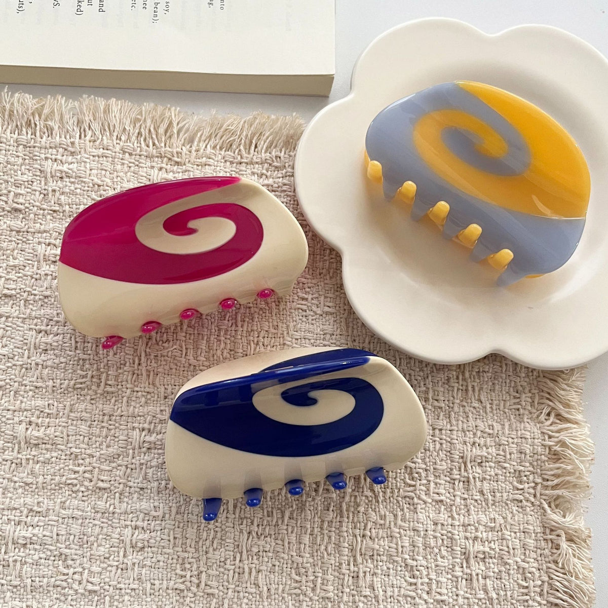 Unique Color Block Swirl Print Acetate Hair Claw 6W6HCP1636