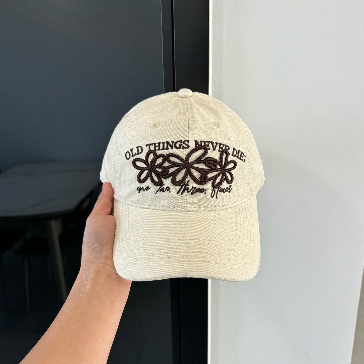 Minimalist Flower Embroidery Versatile Baseball Cap MK2BW6W6HAT88