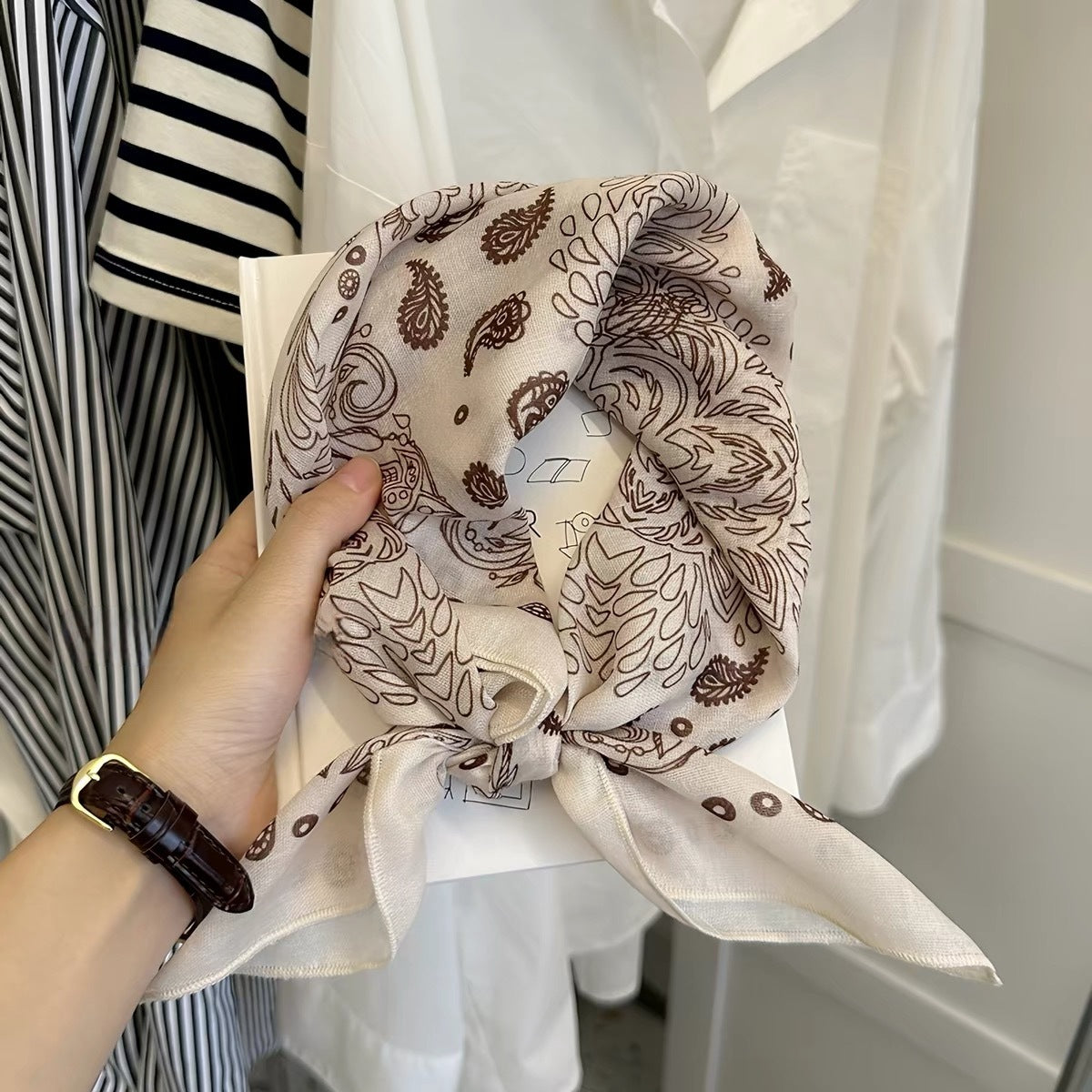 Retro Cashew Print Lightweight Silk Scarf 6W6NSI265