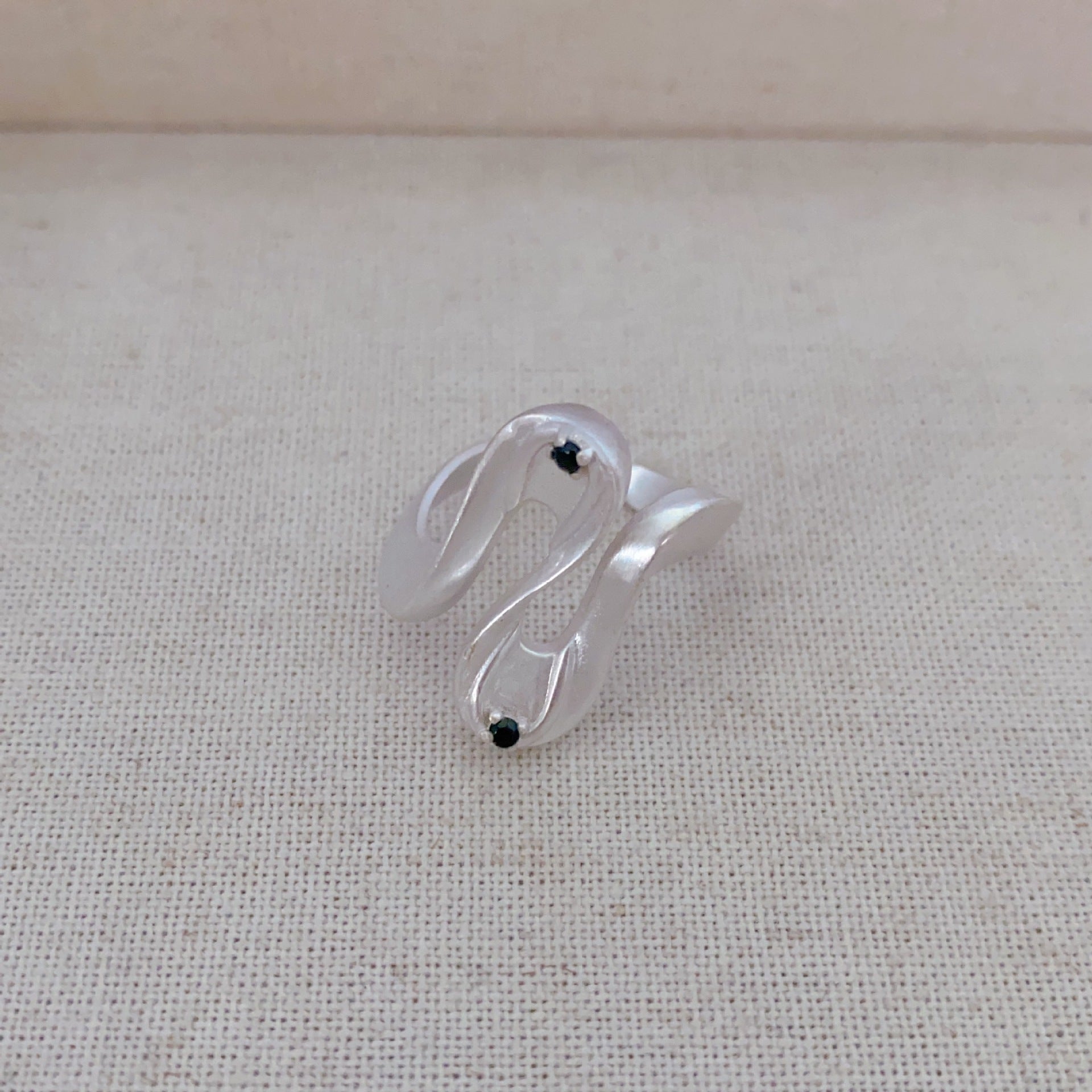 Retro Exaggerated Wave-Shape Open Ring 8ZA6JRG149L