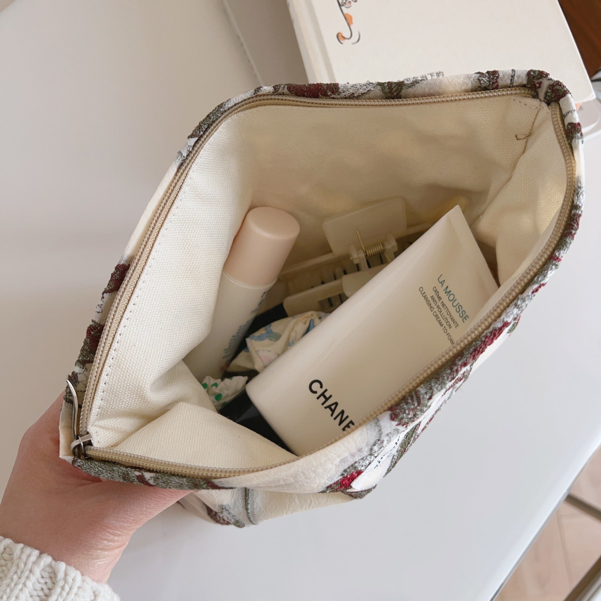 Flower Embroidered Cosmetic Bag - DippedShop Wholesale - #0051