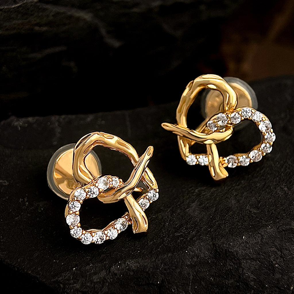 Elegant Hollow Heart Rhinestones Stud Earring 6W6JER562
