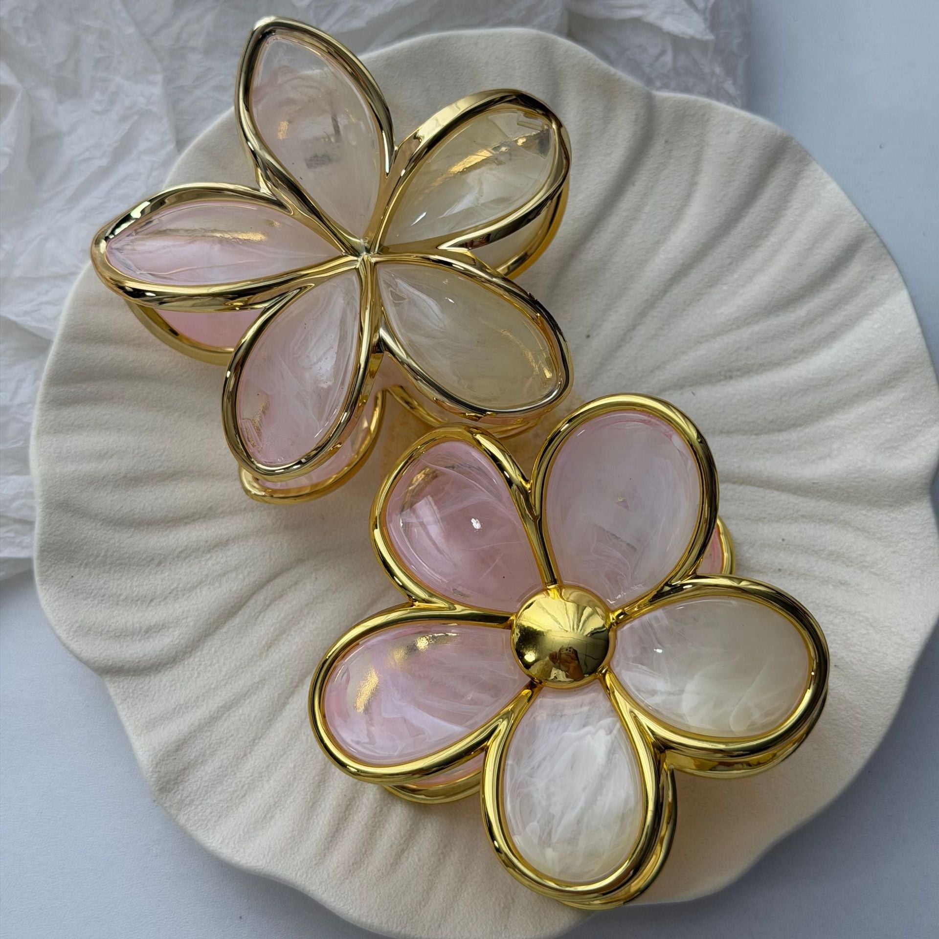 Cute Iridescent Flower Geometric Hair Claw 8AS6HCP307L