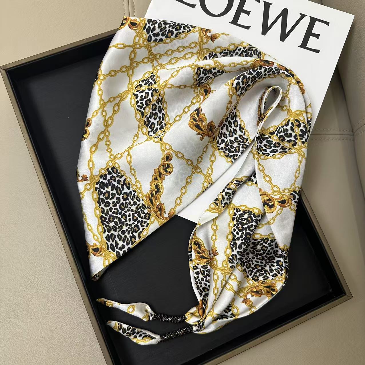 Vintage Leopard Print Versatile Silk Scarf 6W6NSI239
