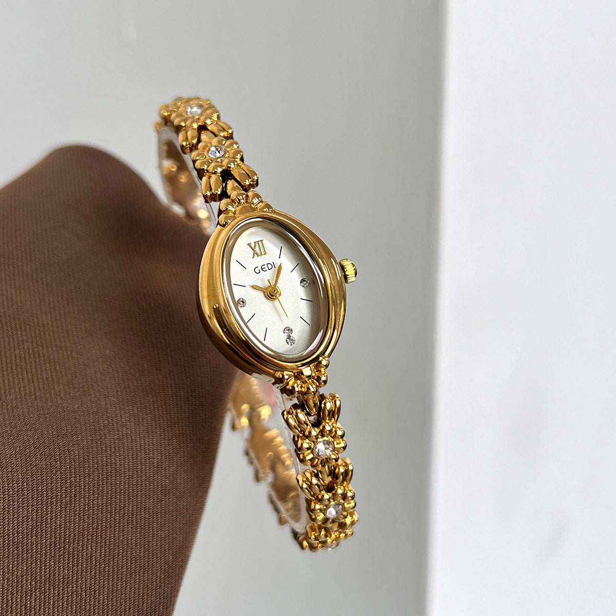 Luxury Rhinestone Oval Dial Quartz Wrist Watch MK2SSAS6W6JWA02