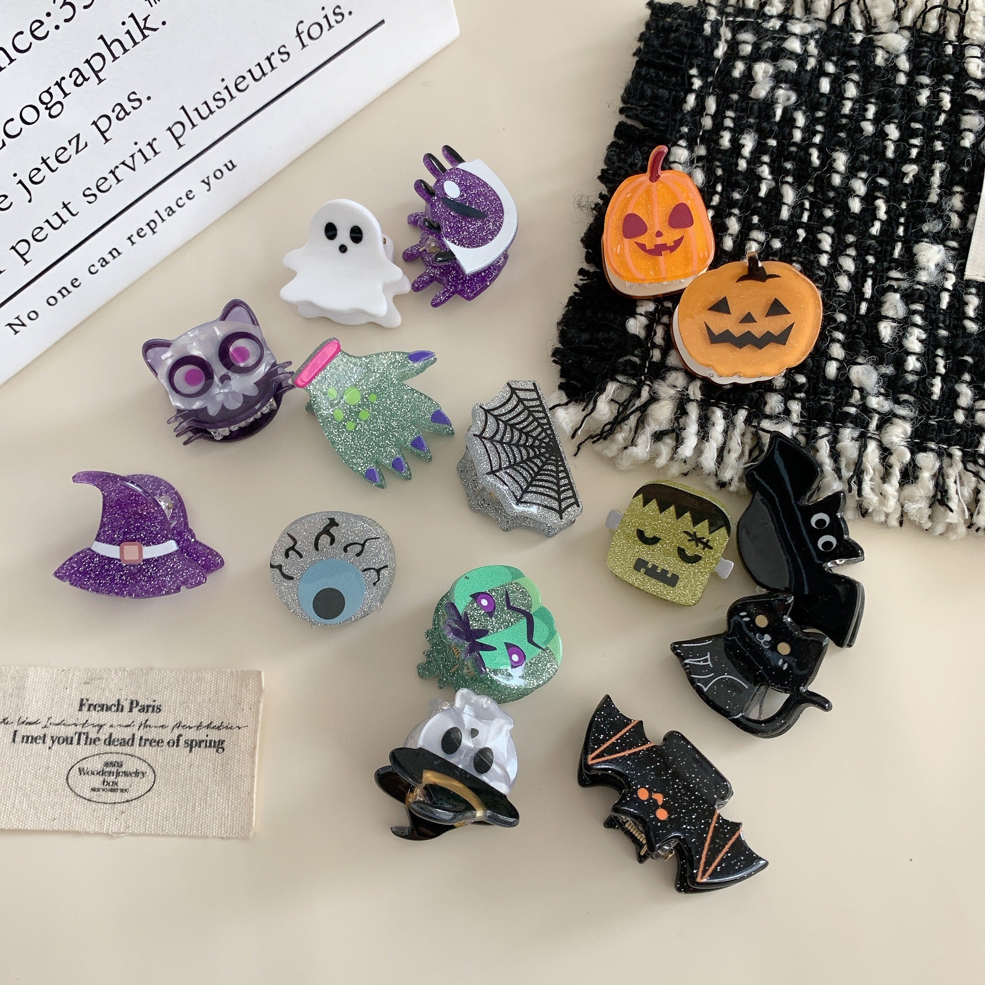 Quirky Halloween Ghost Pumpkin Mini Hair Claw 6W6HCP1322