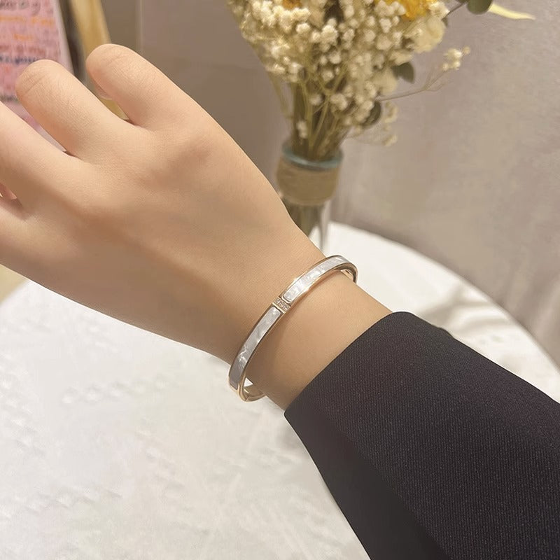 Elegant Mother-of-Pearl Rhinestone Bangle Bracelet 6W6JBR616