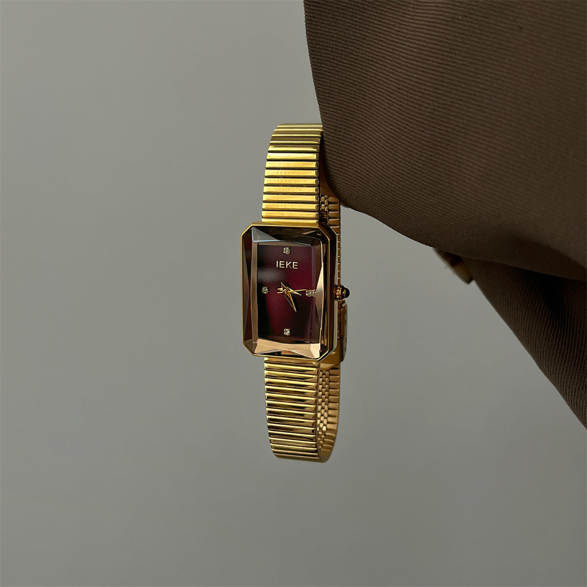 Vintage Gold Red Dial Watch - DippedShop Wholesale - #9171
