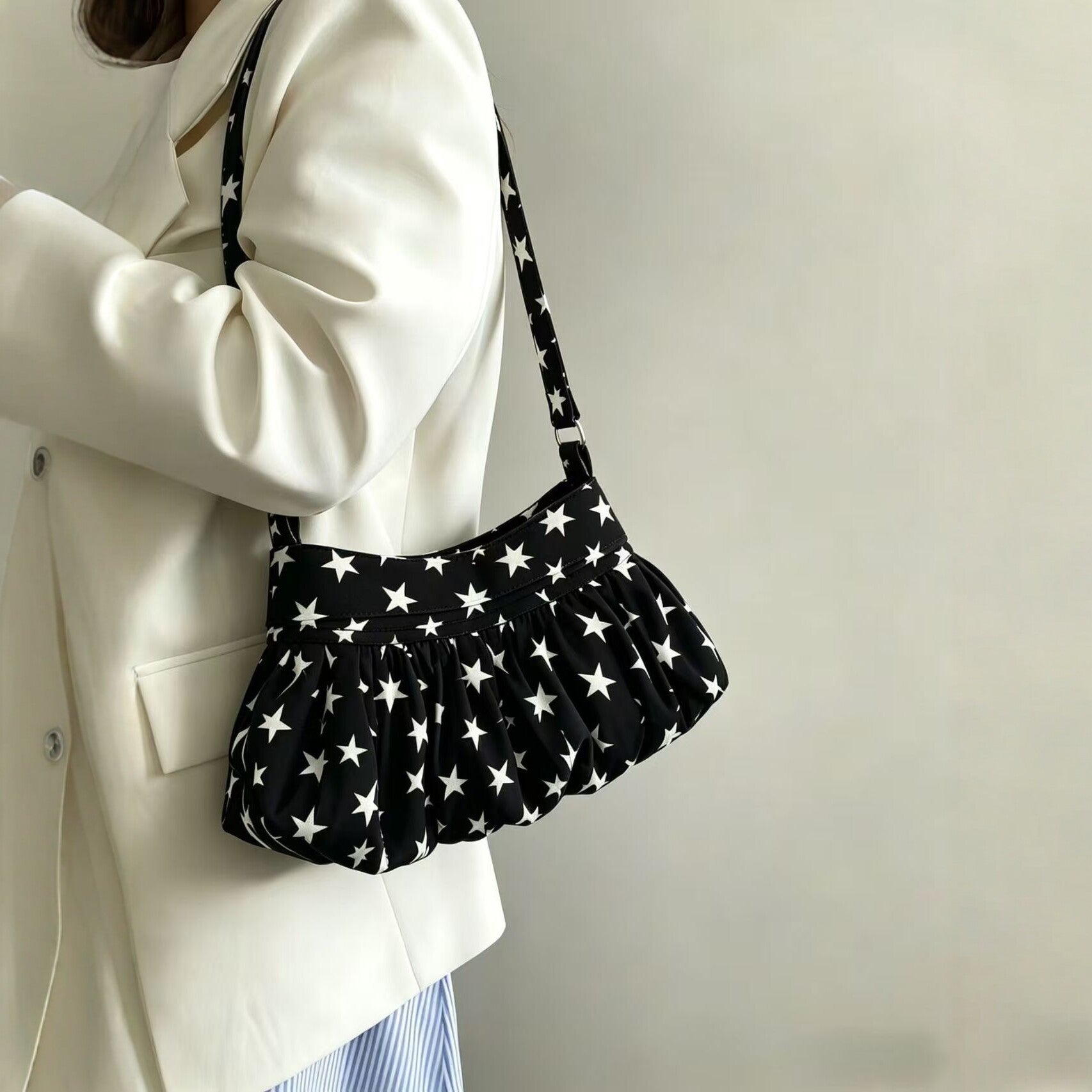 Color Block Star Print Ruffled Underarm Bag 6W10BBG1317