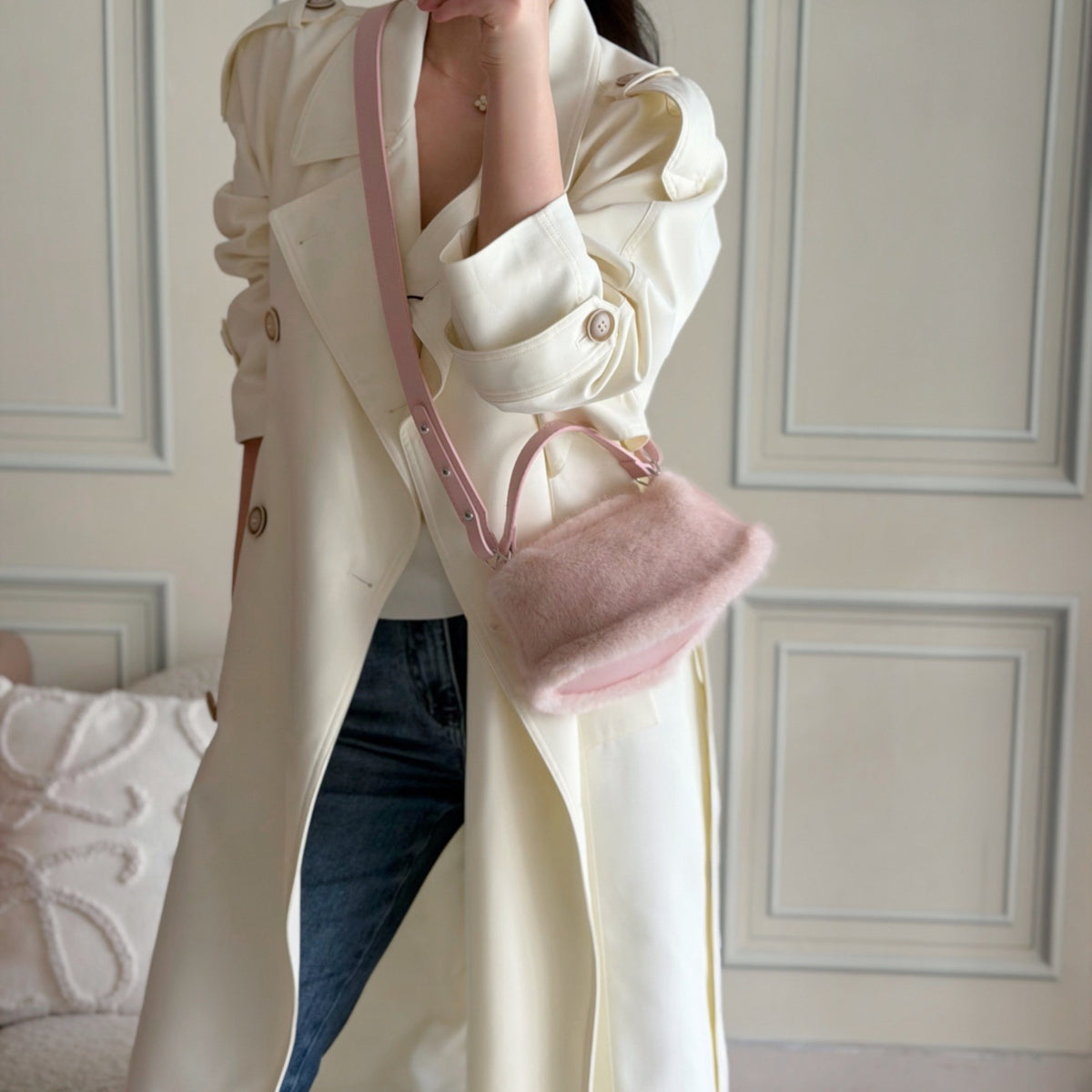 Cute Fluffy Faux Fur Dumpling Crossbody Bag 6W10BBG2389