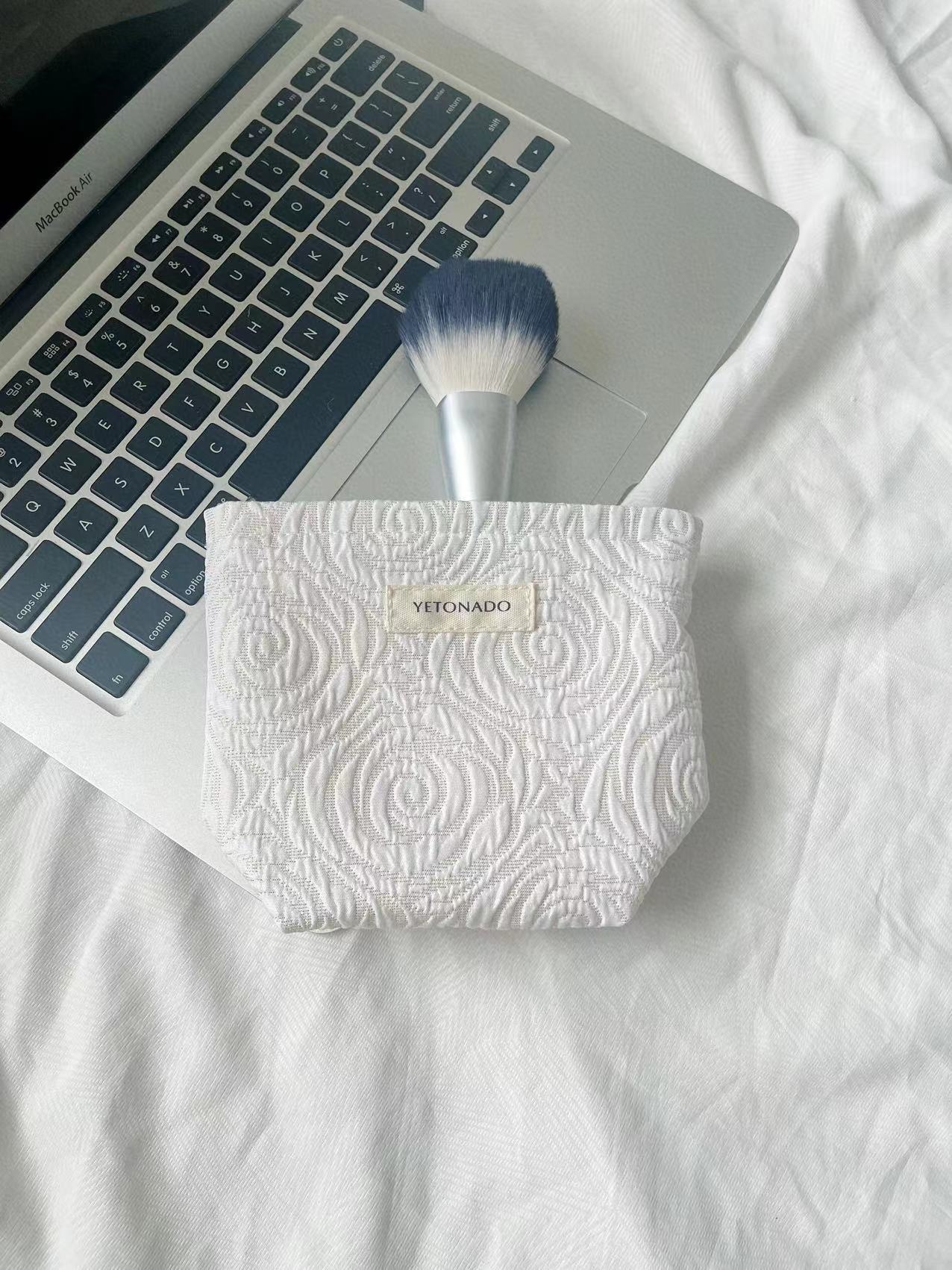 Minimalist Rose Embossed Travel Makeup Bag MK2BW6W10BOB407