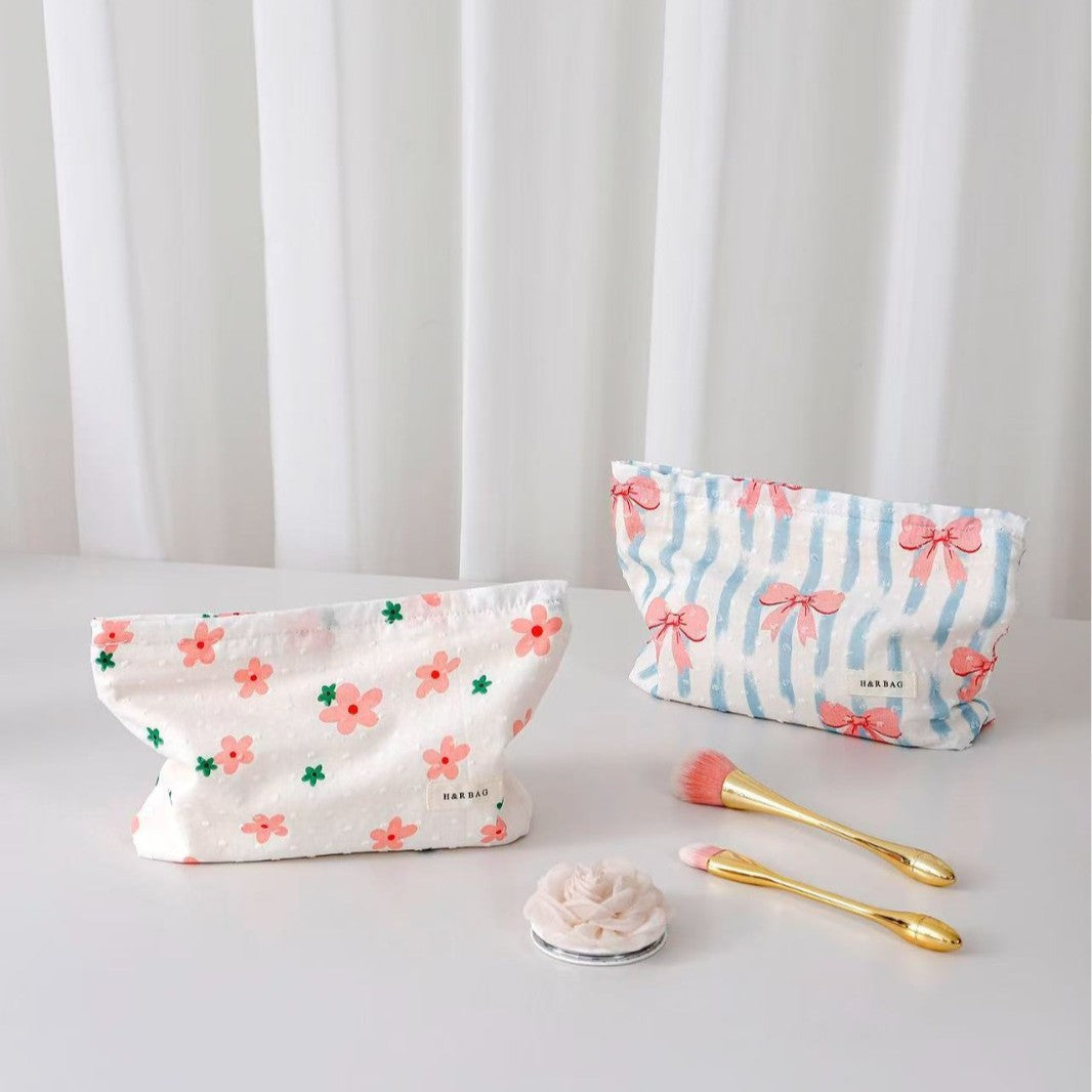 Elegant Floral Print Travel Cosmetic Pouch DP25C599