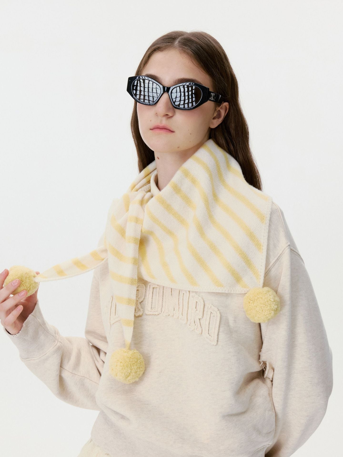 Trendy Striped Triangle Shawl  Scarf with Pom-Pom 6W6NSC132