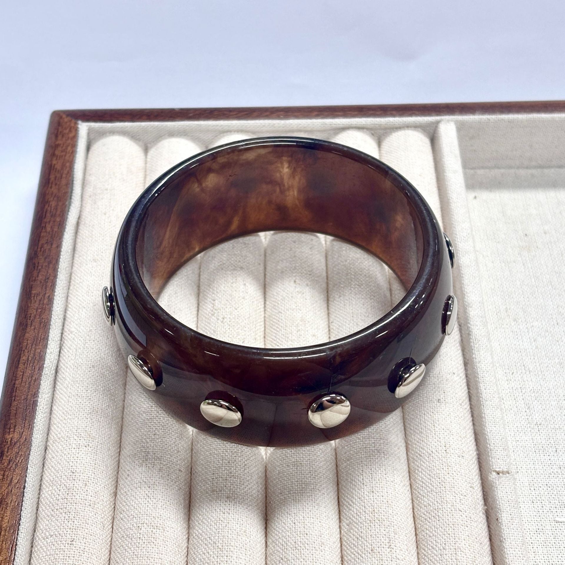 Retro Studded Wide Resin Bangle Bracelet 6W6JBR572