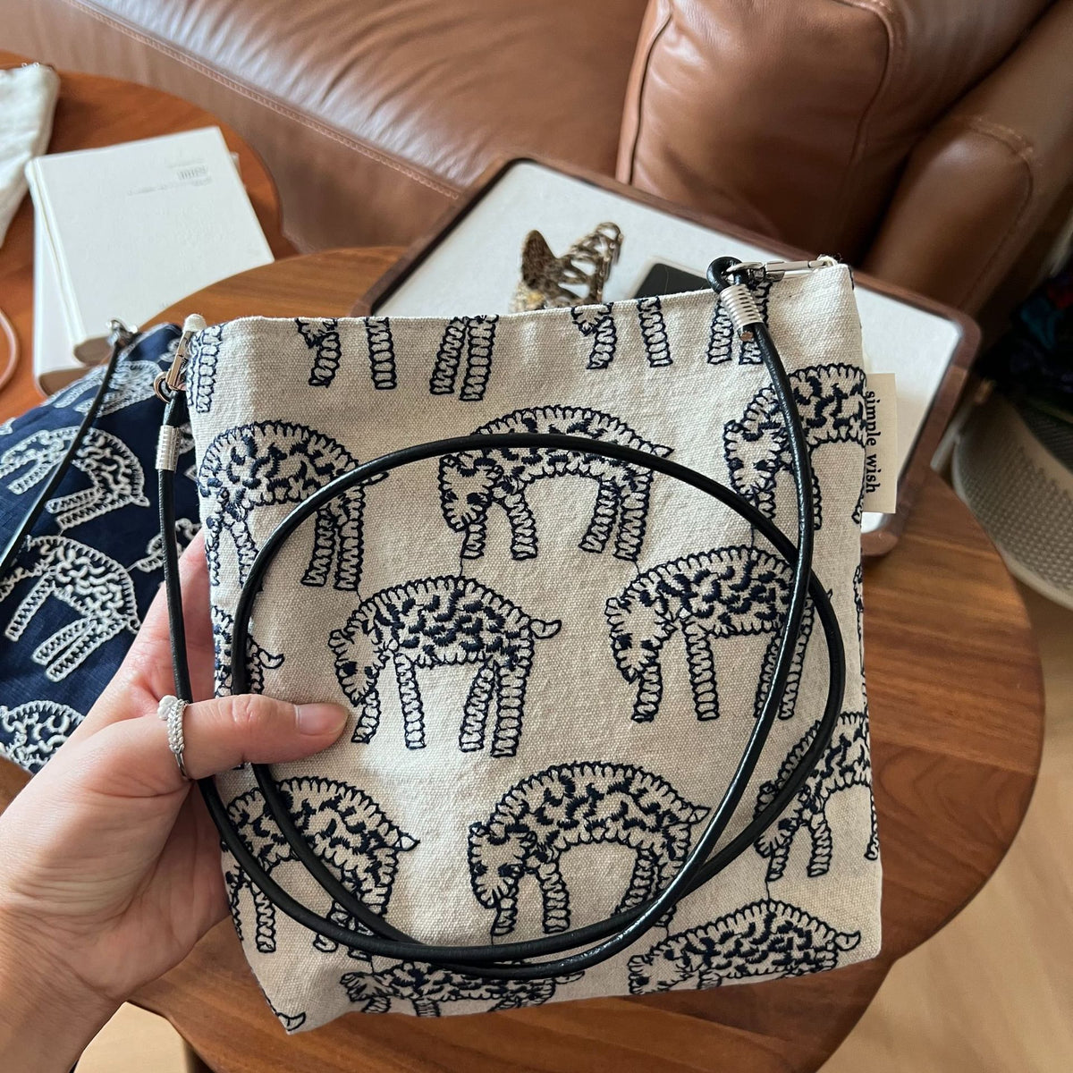 Minimalist Elephant Embroidery Crossbody Phone - DippedShop Wholesale - #2291