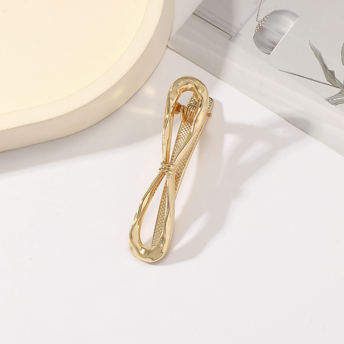 Vintage Metal Geometric Gold Plated Hair Clip MK2MBEP6W6HCP370