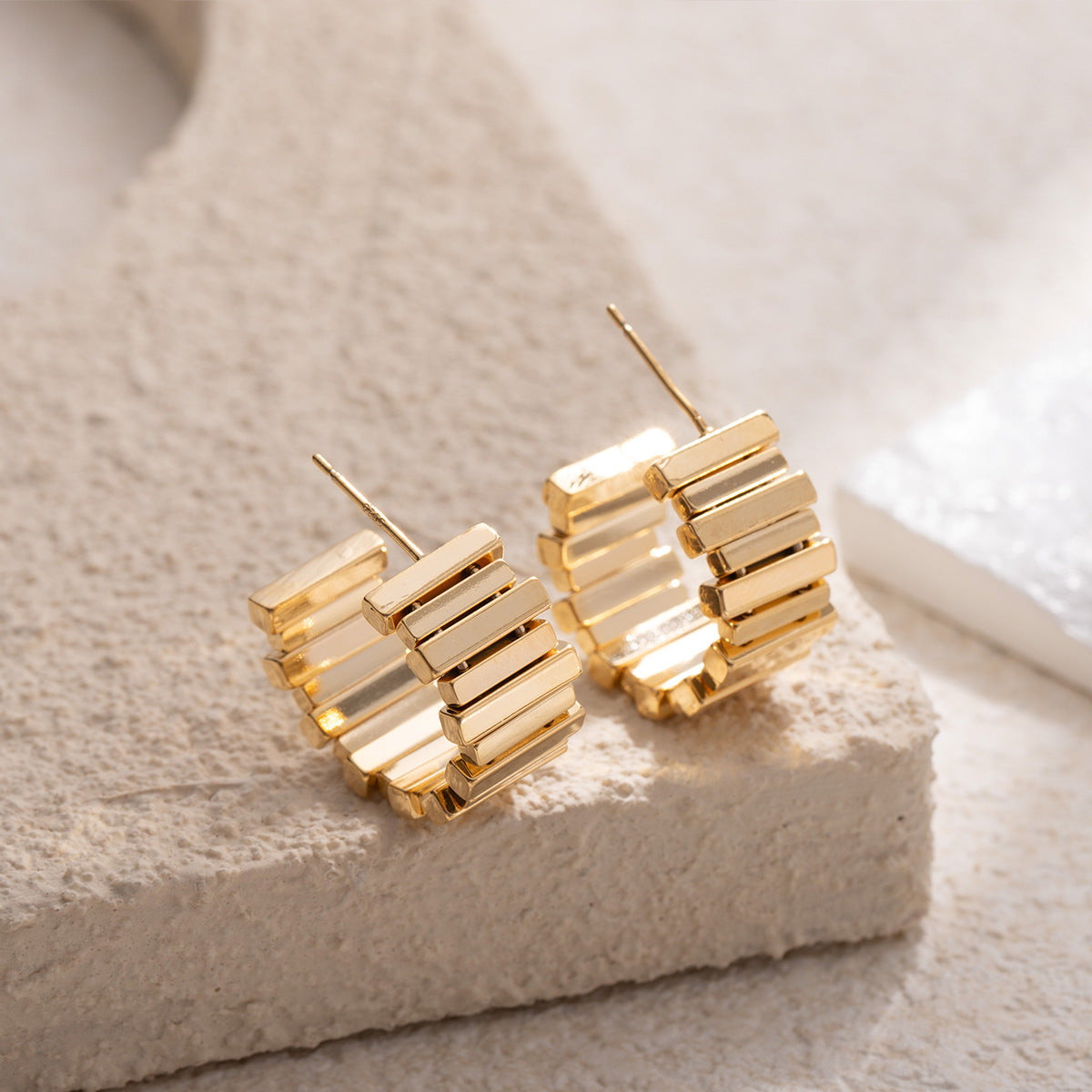 C-Shaped Stud Earrings - DippedShop Wholesale - #1843