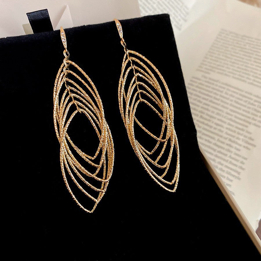 Layered Hollow Out Feather Dangle Earrings 6W6JER765