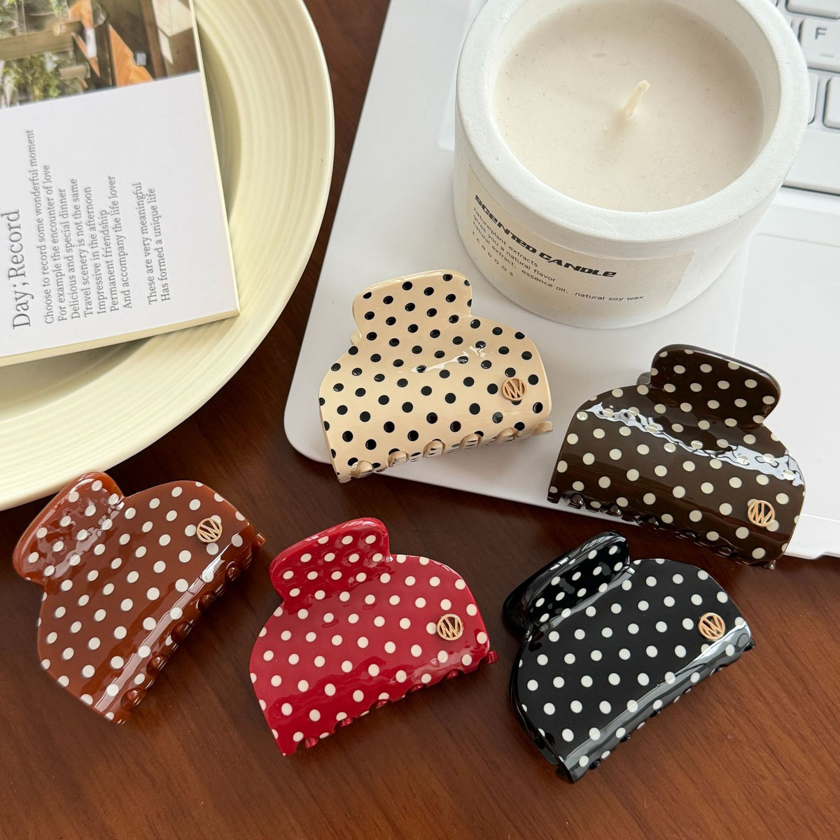 Stylish Polka Dots Strong Hold Hair Claw 6W6HCP1617