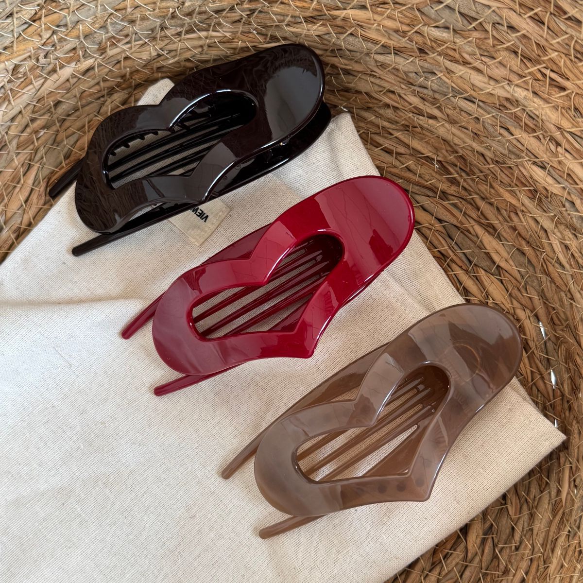 Simple Hollow Out Heart Acetate Hair Claw 6W6HCP1647