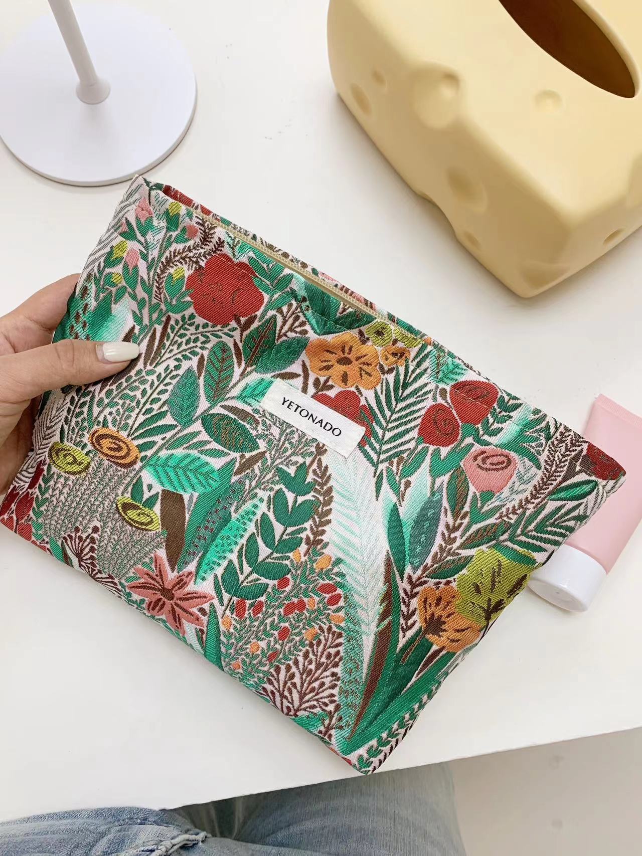 Large Capacity Floral Embroidery Cosmetic Bag MK2BW6W10BOB400
