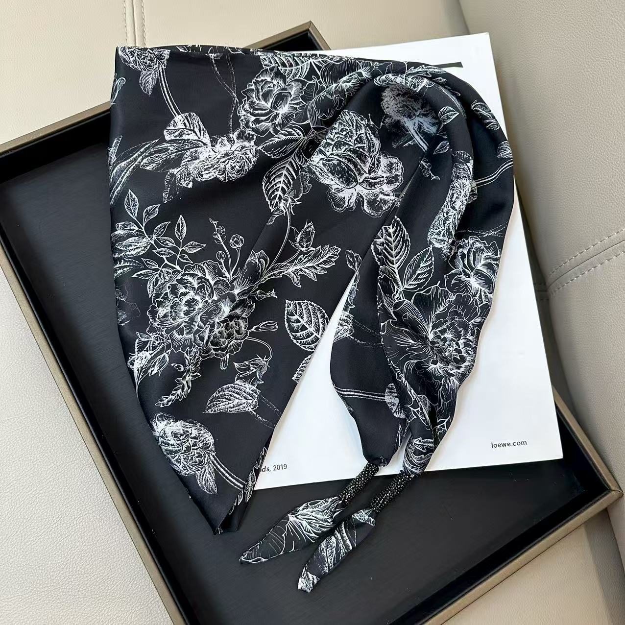 Chic Cashew Print Triangle Silk Scarf 6W6NSI242