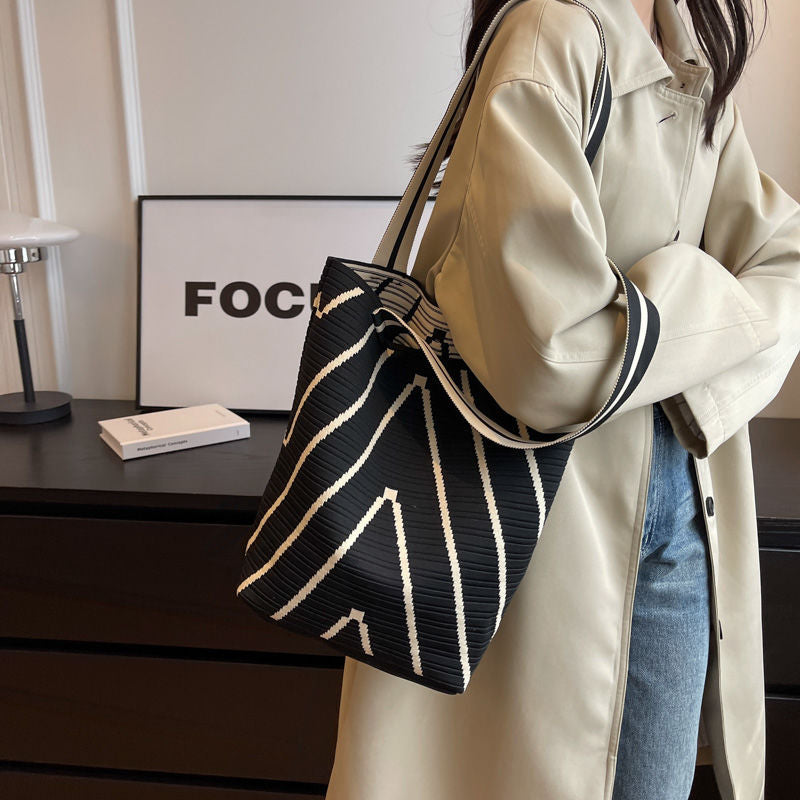 Casual Wave Striped Color Block Shoulder Bag 6W10BBG1764