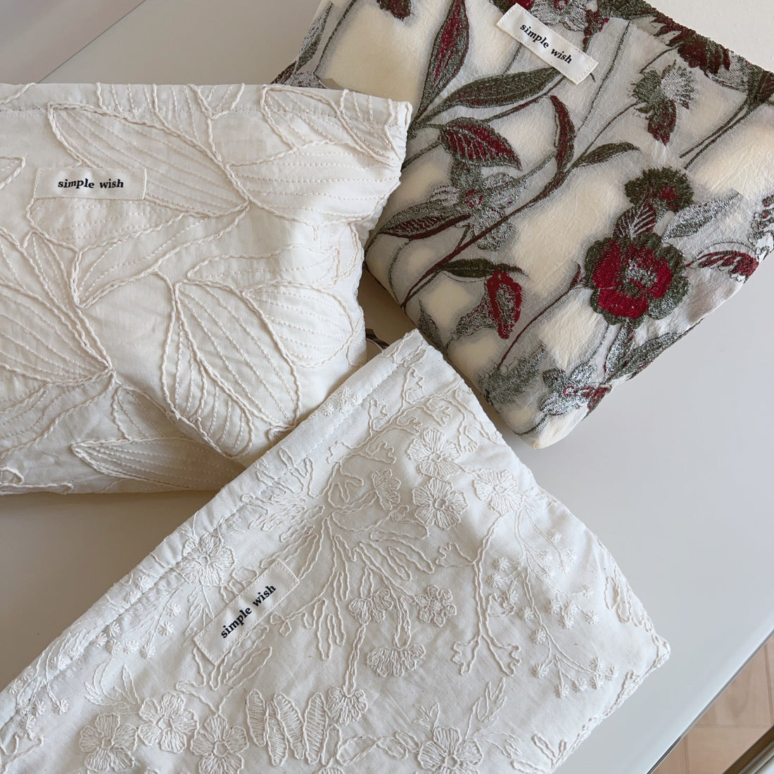 Flower Embroidered Cosmetic Bag - DippedShop Wholesale - #4067