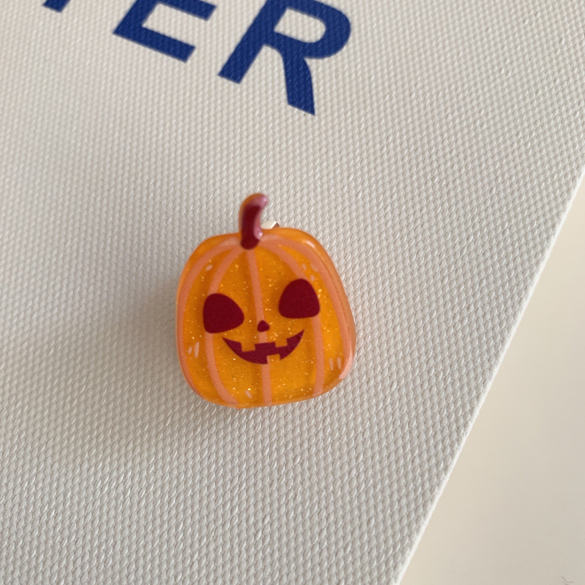 Quirky Halloween Ghost Pumpkin Mini Hair Claw 6W6HCP1322