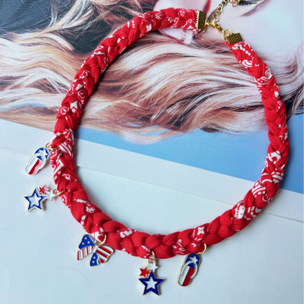 Boho-Style Hand Woven USA Flag Choker Necklace 8ZA6JNC286T
