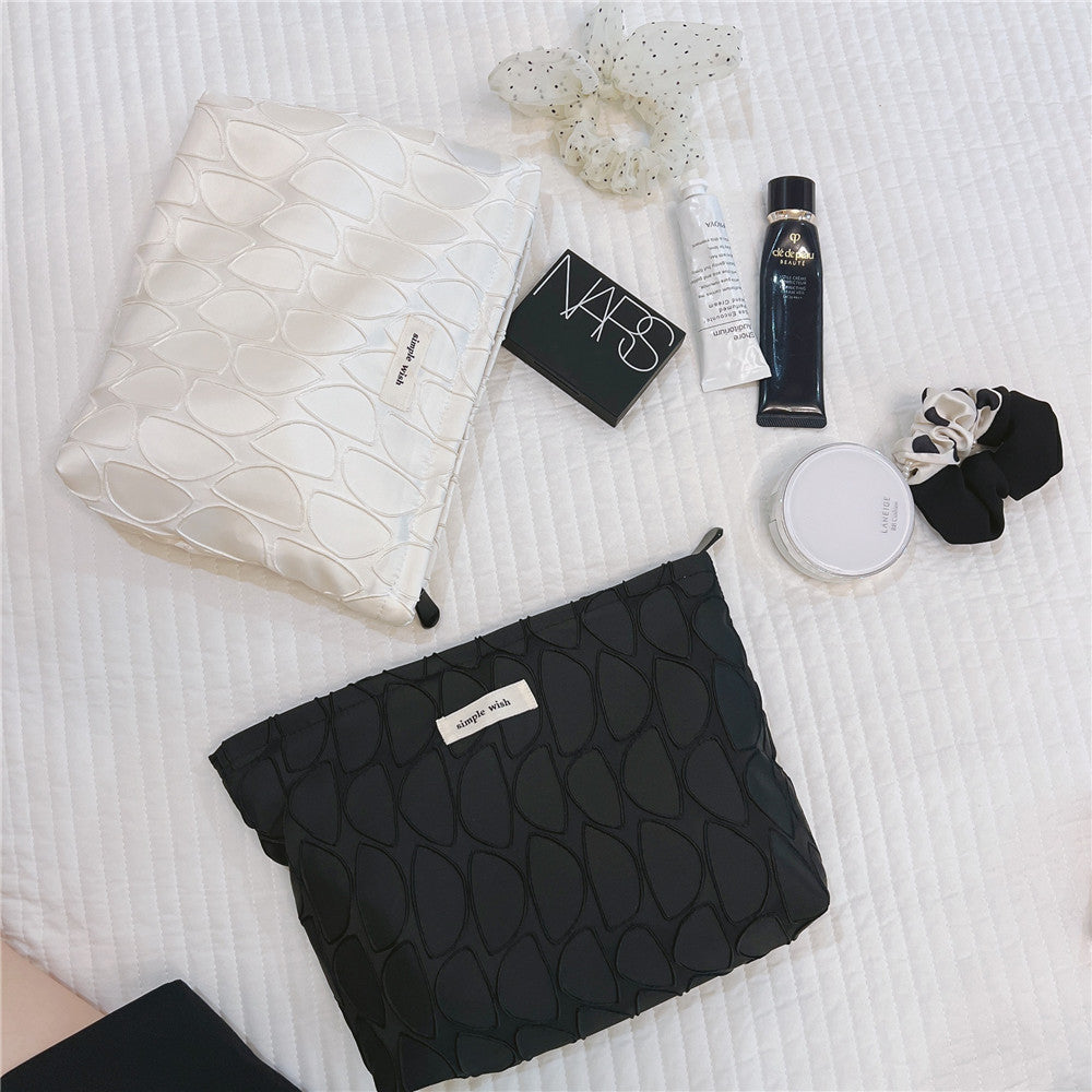 Trendy Irregular Geometric Jacquard Makeup Bag DP25E645
