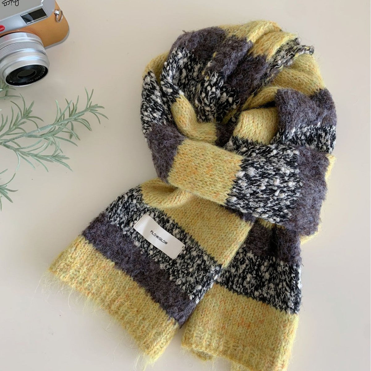 Striped Contrast Knit Scarf - DippedShop Wholesale - #0451