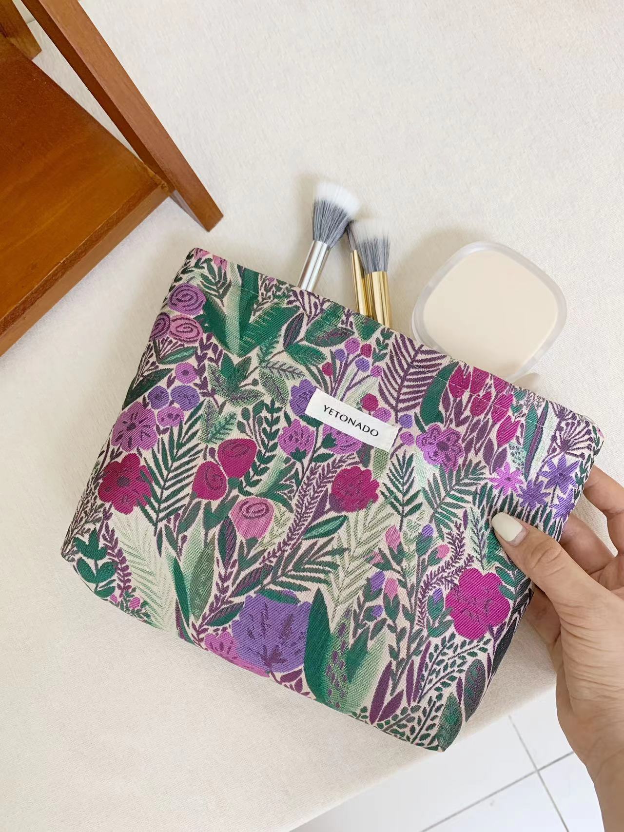 Large Capacity Floral Embroidery Cosmetic Bag MK2BW6W10BOB400