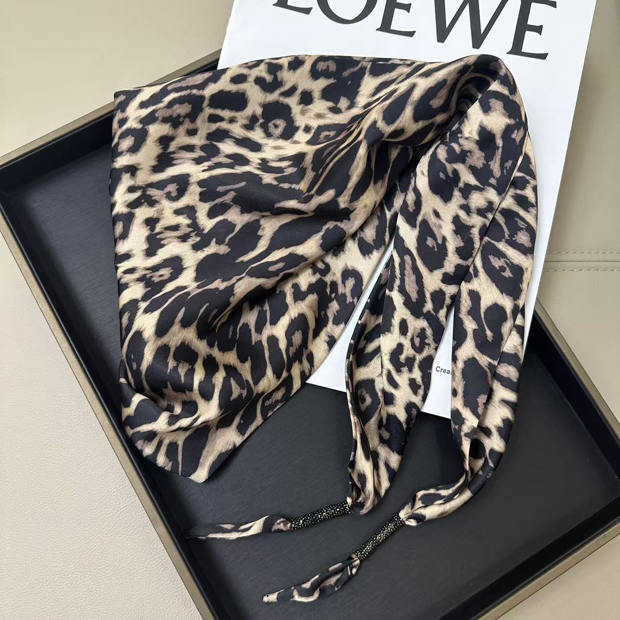 Vintage Leopard Print Versatile Silk Scarf 6W6NSI239