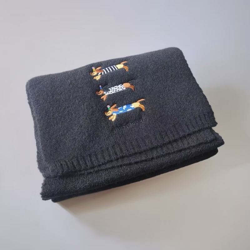 Cute Dachshund Embroidery Warm Knit Scarf 6W6NSC131