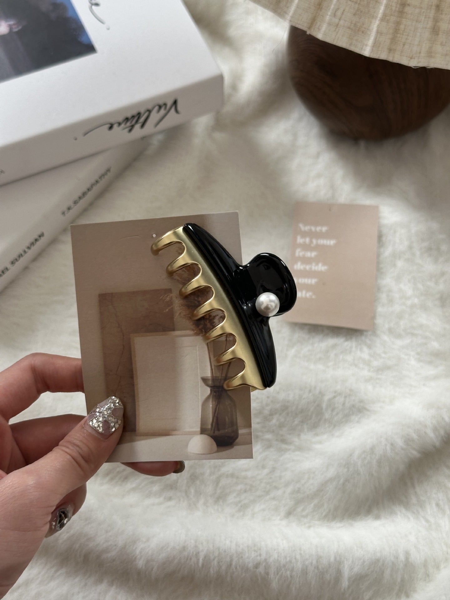 Elegant Pearl Color Block Acetate Hair Claw 8AS6HCP291L