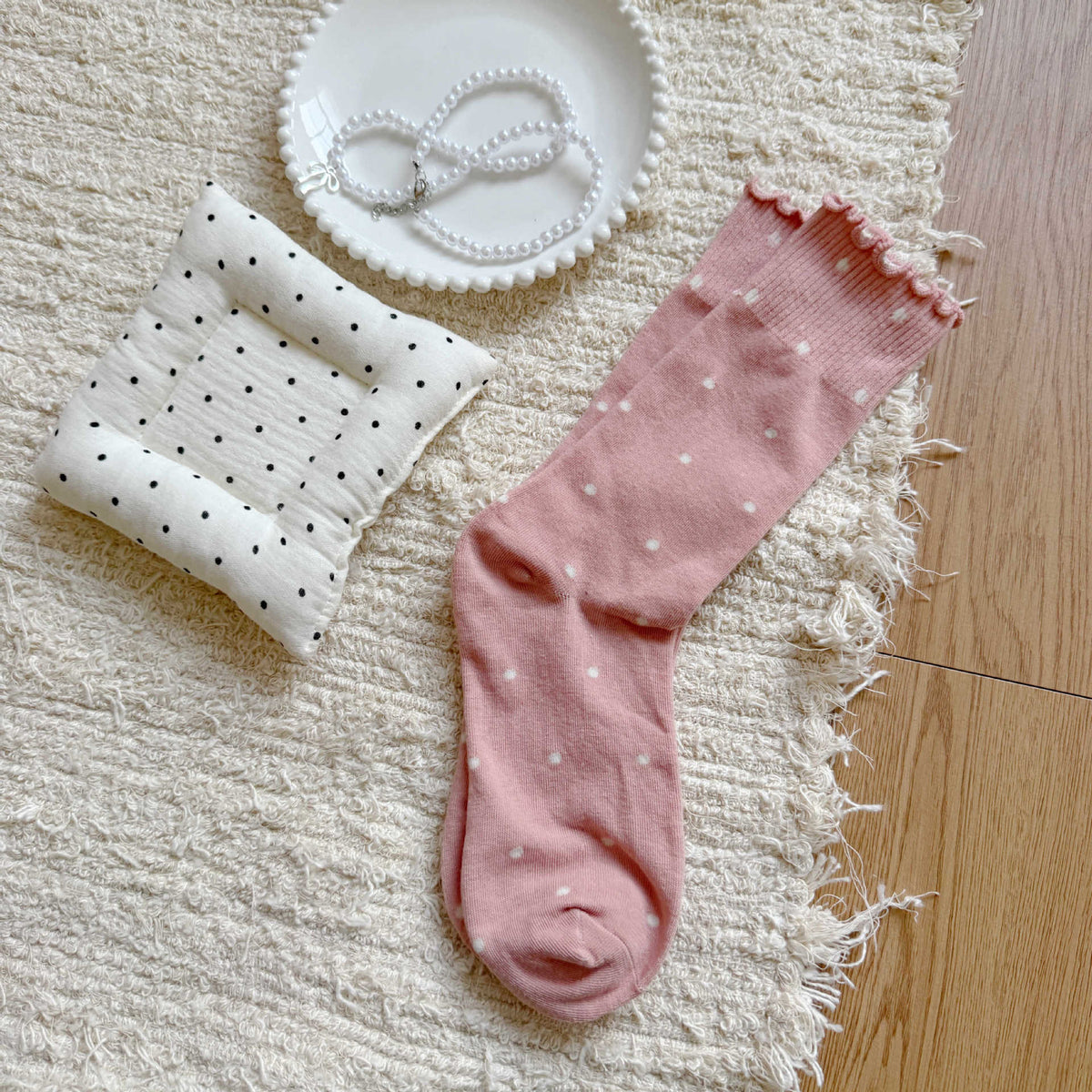 Cute Ruffled Polka Dots Crew Socks 6W8FSO815