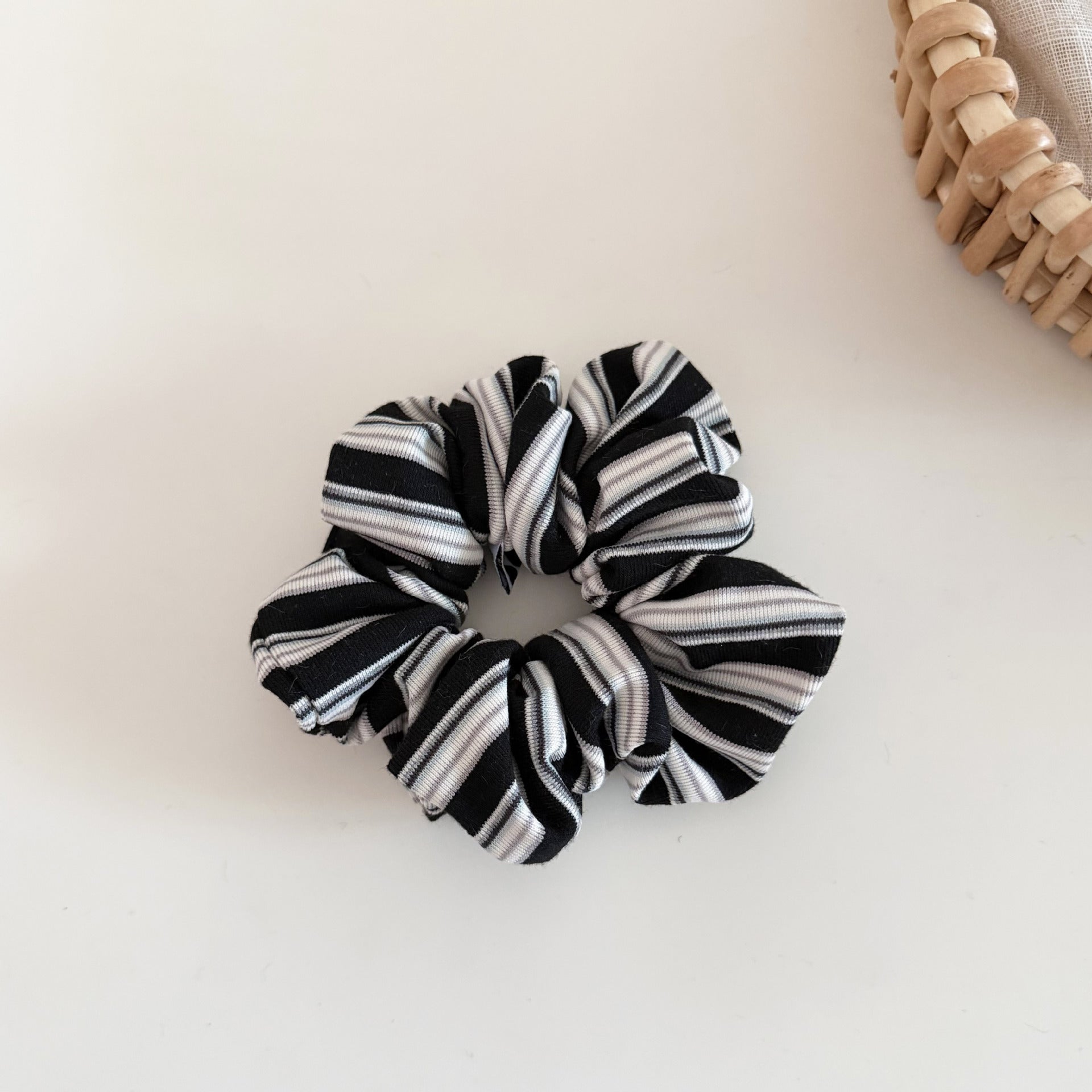 Vintage Patterned Hair Scrunchies MK2BW6W6HSR06