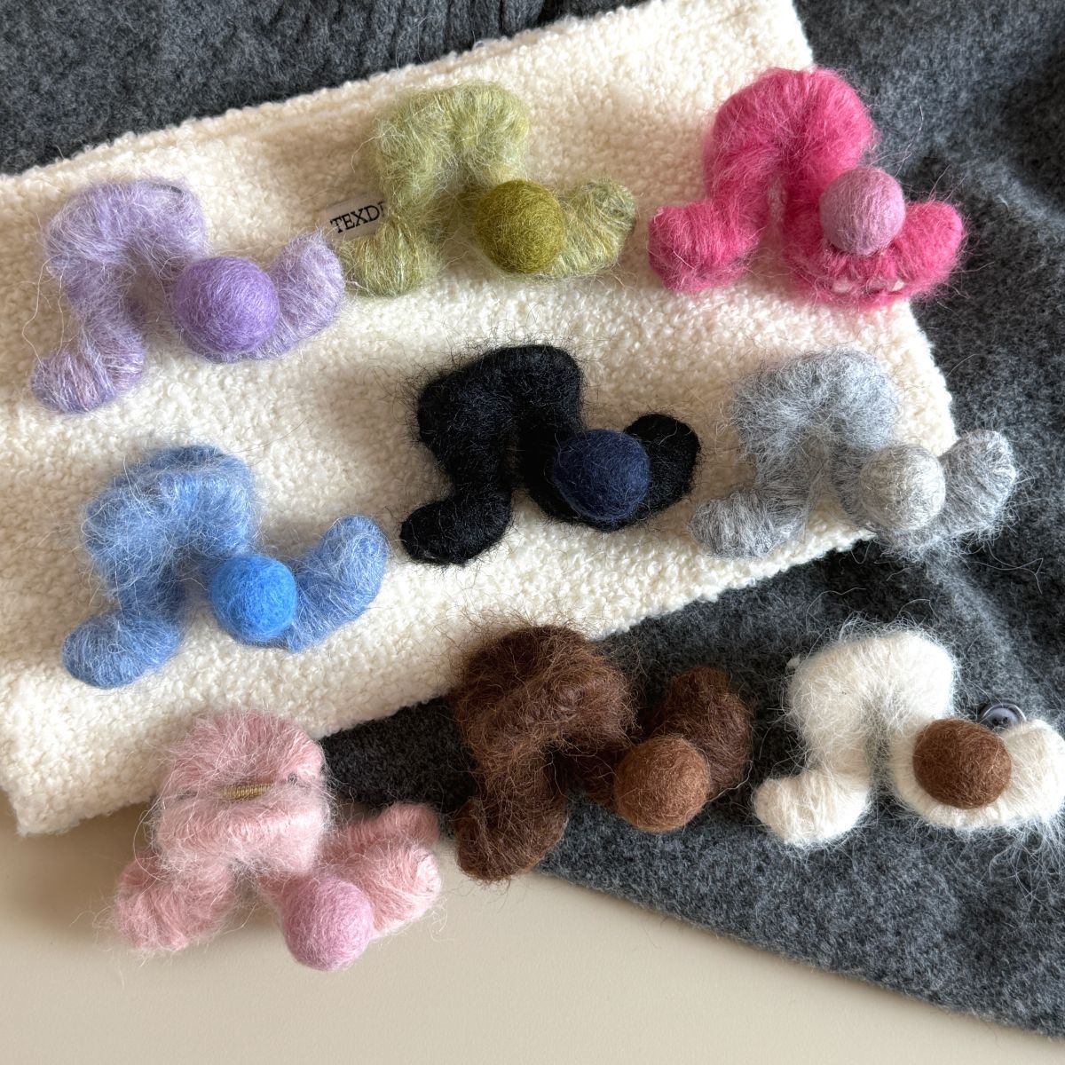 Sweet Plush Felt Ball Small Hair Claw 6W6HCP1652