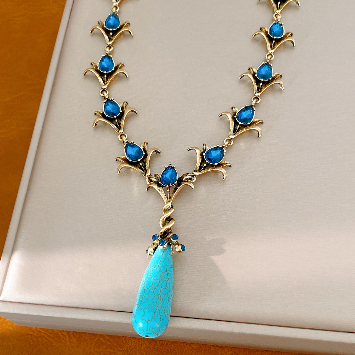Vintage Gold Plated Rhinestone Pearl Pendant Necklace 6W6JNC913