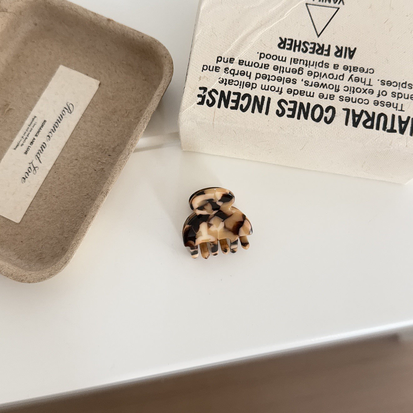 Vintage Tortoise Shell Textured Mini Claw Clip 6W6HCP1285