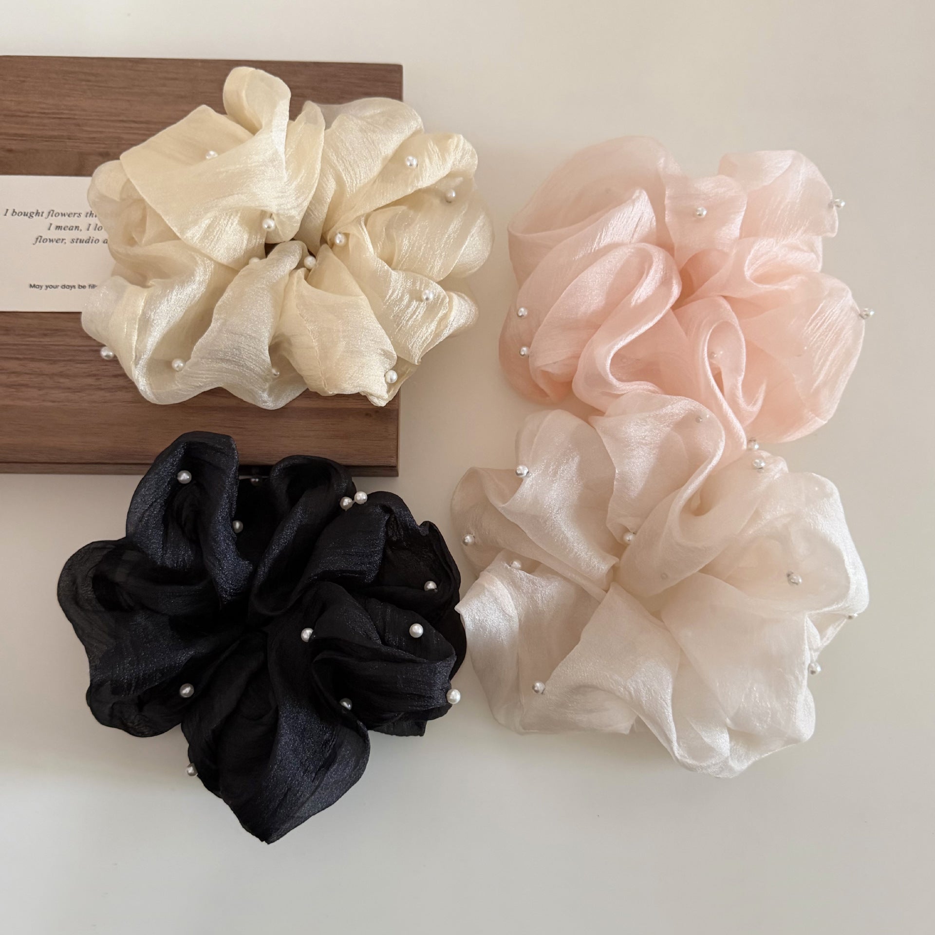 Mesh Ruffle Pearl Hair Scrunchie MK2BW6W6HSR03