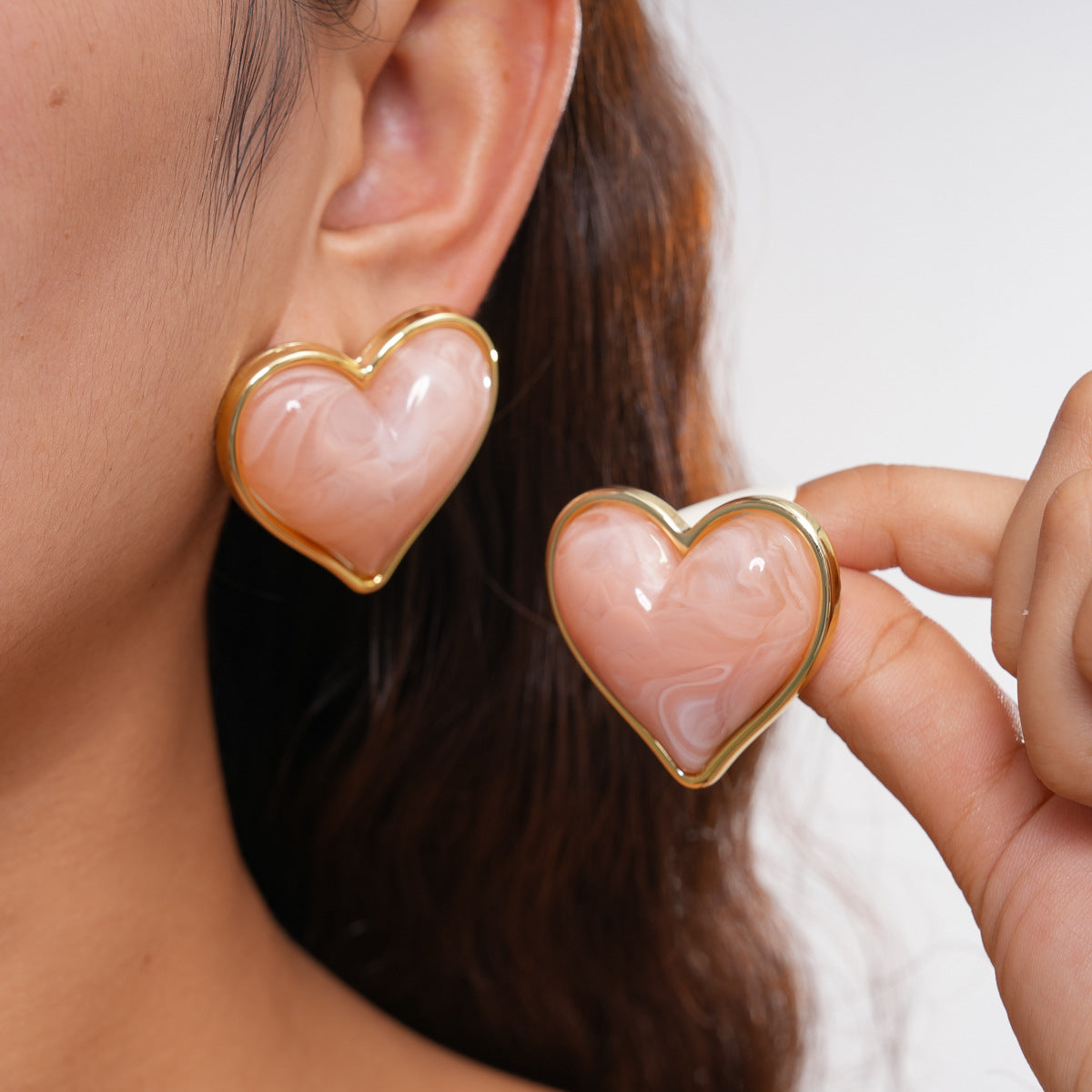 Vintage Enamel Heart Gold Plated Stud Earrings 6W6JER950