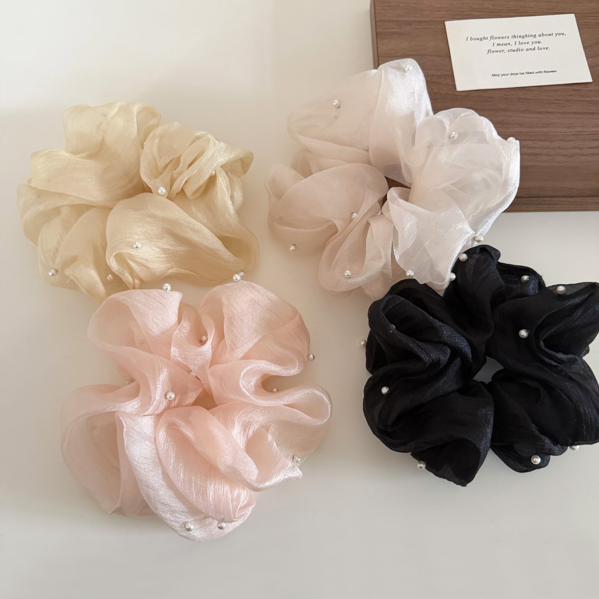 Mesh Ruffle Pearl Hair Scrunchie MK2BW6W6HSR03