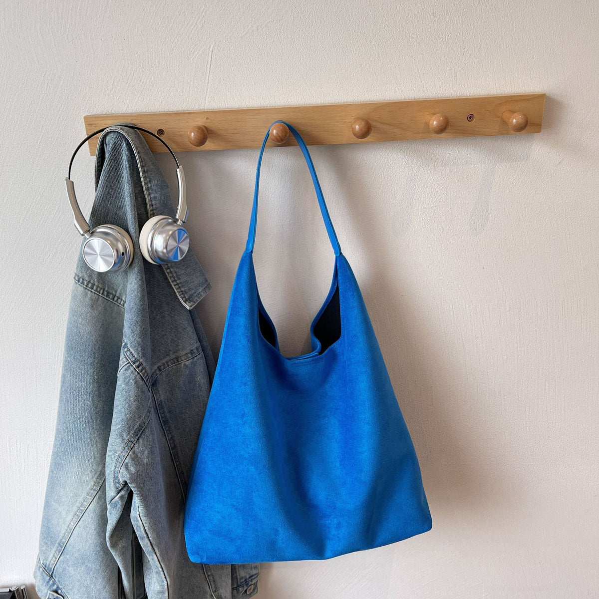 Soft Hobo Shoulder Bag with Matching Pouch 6W10BBG2475