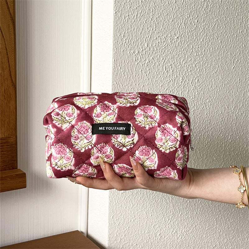 Cute Plaid Pattern Quilted Shell Makeup Bag MK2BW6S10BOB106