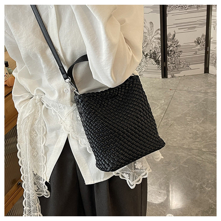 Casual Woven Bucket Bag - DippedShop Wholesale - #8099